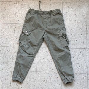 Zara Gray Cargo Pants with Loose Fit and Elastic Closure